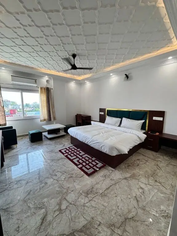 Наинитал: Hotel white inn