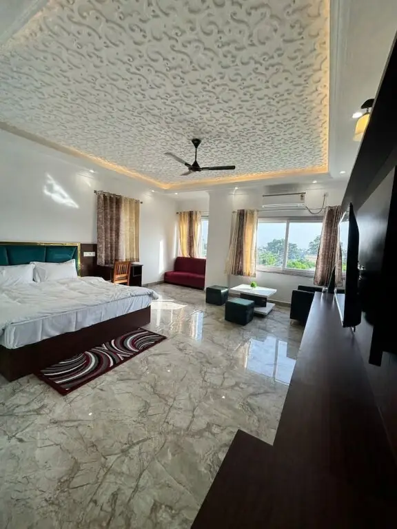 Наинитал: Hotel white inn
