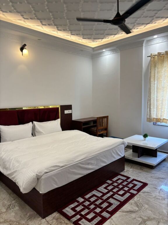 Наинитал: Hotel white inn