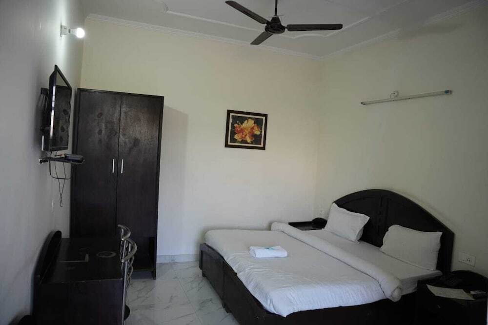 Дехрадун: Benison Guest House