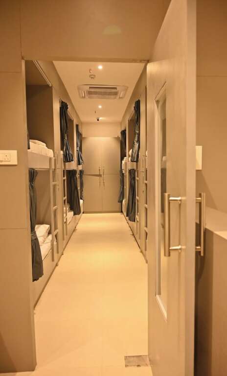 Бхаруч: Bed & Bread Dormitory