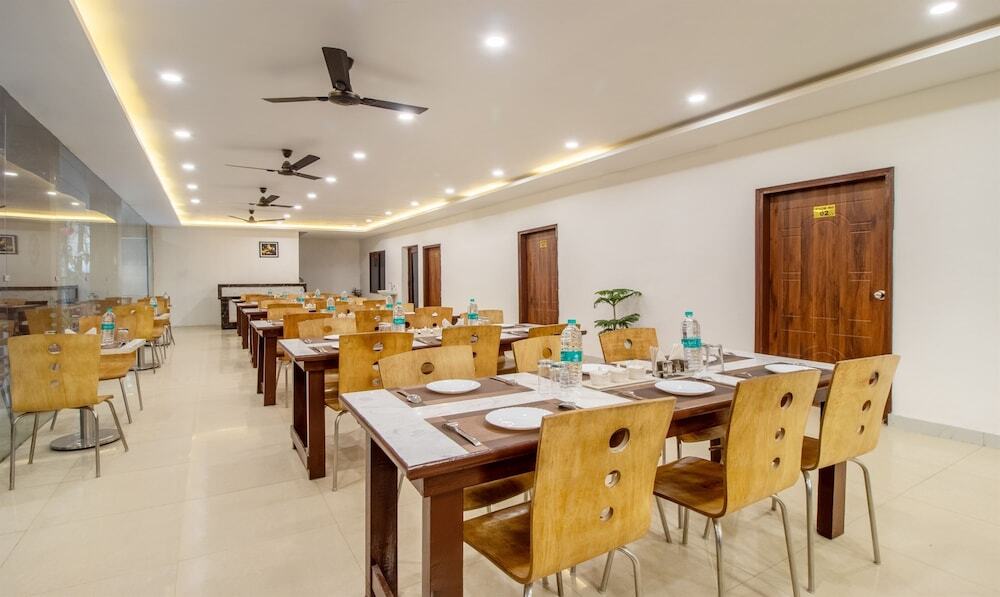 Тхане: Treebo Shree Krishnam Residency