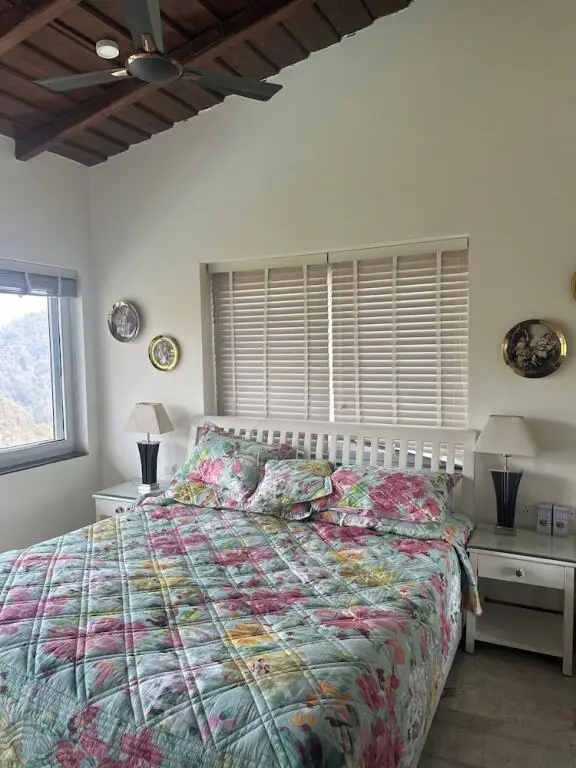 Наинитал: Luxsugero Penthouse Kaichidham