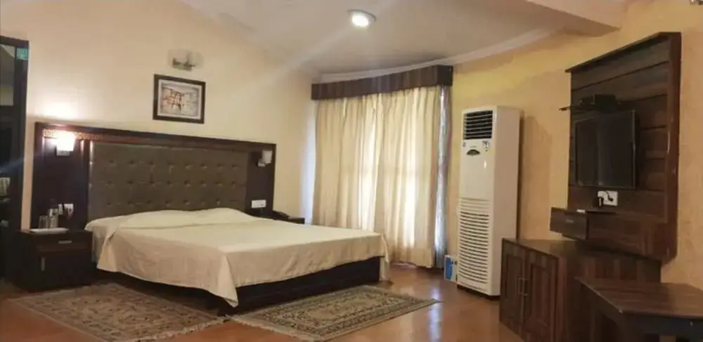 Амбала: Kingfisher Tourist Resort