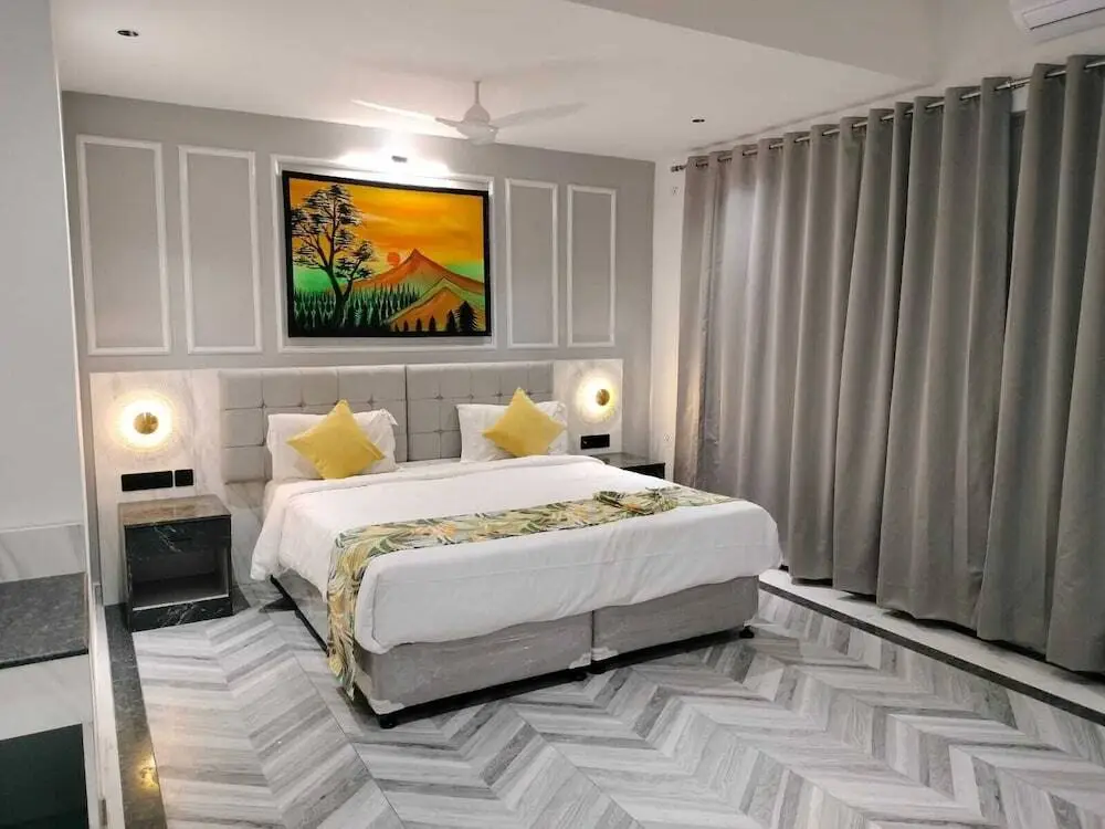 Пачмарай: Citrus Prime Hill Queen Resort