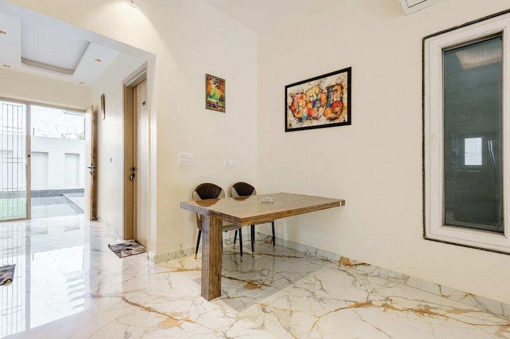 Большая Нойда: Lime Tree B&B Pari Chowk