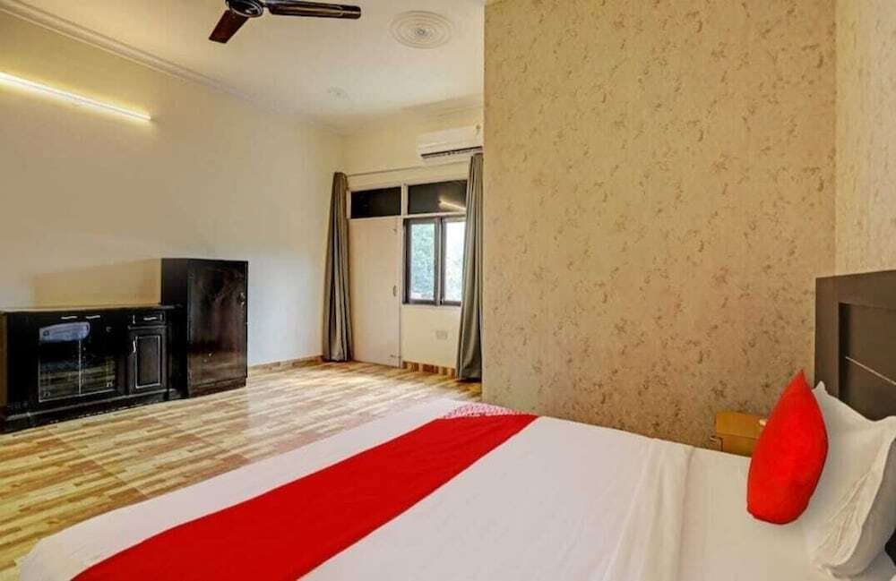 Большая Нойда: Hotel Jagdamby Residency