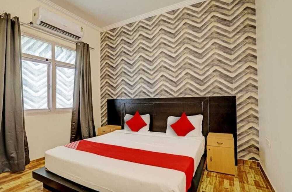 Большая Нойда: Hotel Jagdamby Residency