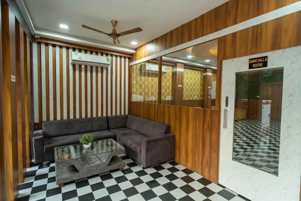Удаипур: Majestic Hotel and Restro