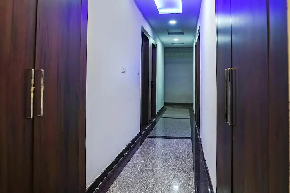 Агра: FabHotel Vishal Palace