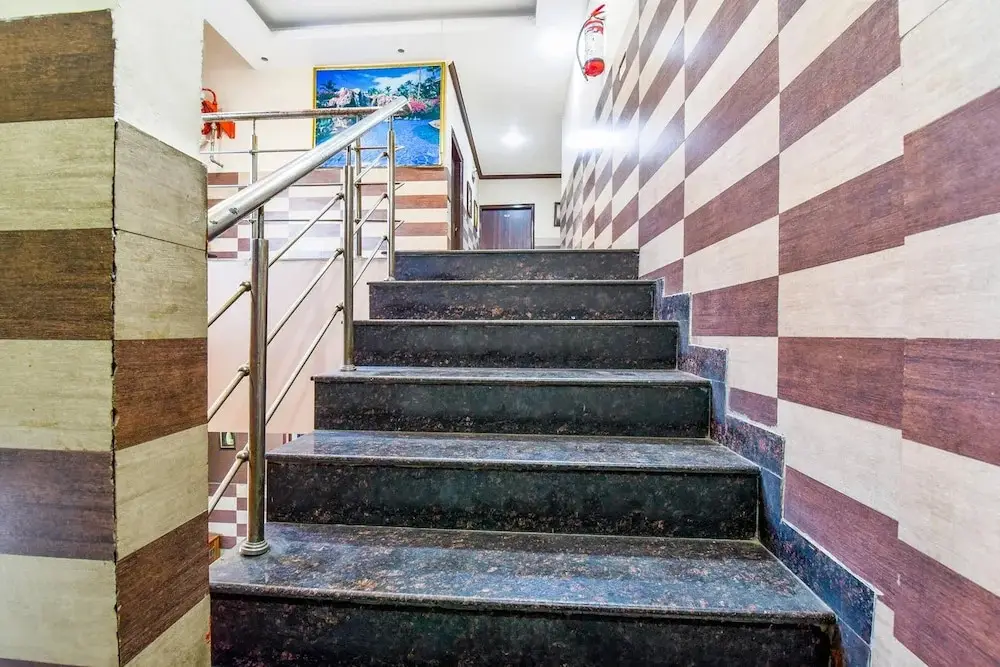 Варанаси: FabHotel Corporate