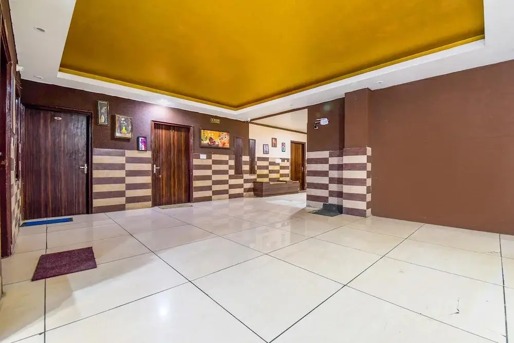 Варанаси: FabHotel Corporate