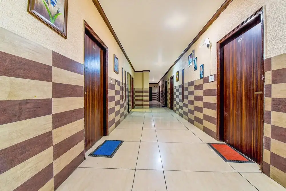 Варанаси: FabHotel Corporate