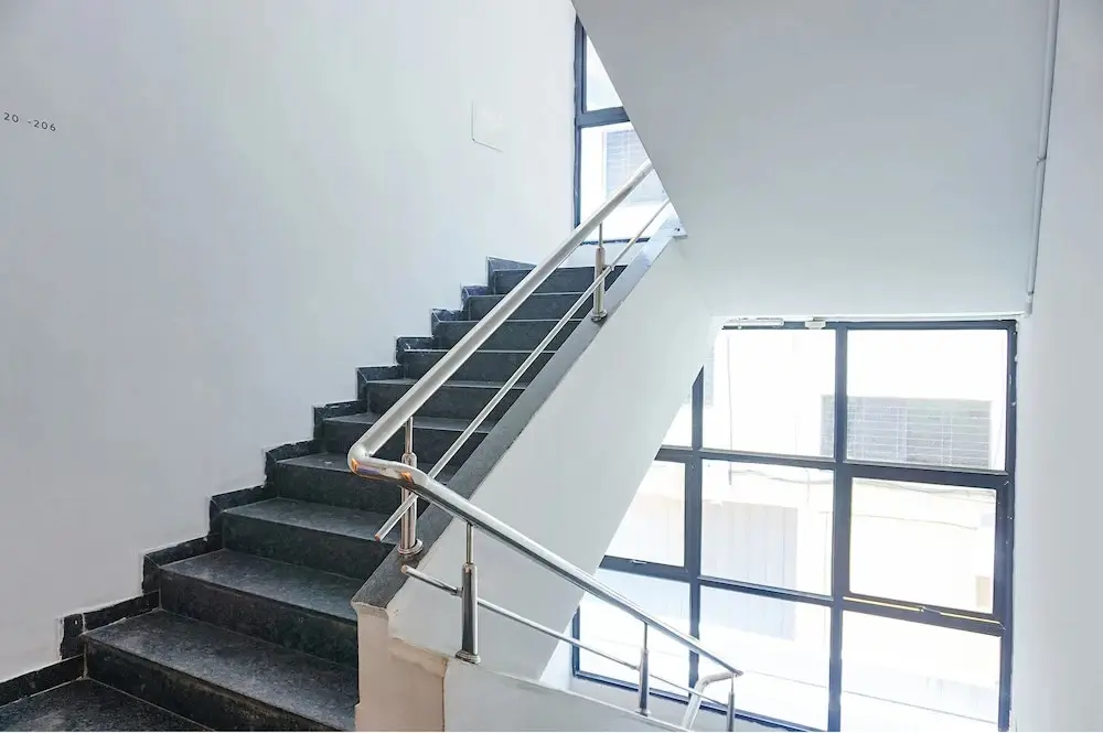 Пимпри-Чинчвад: FabHotel Aura Homes