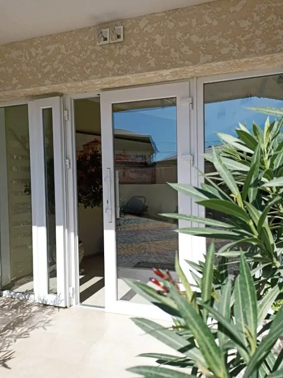 Саки: Отель Медуза