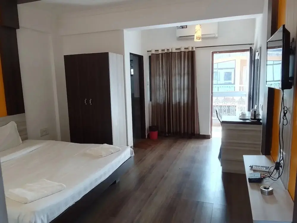 Верем: Hotel Baga Stays By Coral