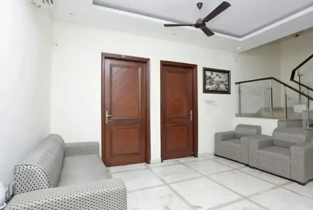 Нойда: Goroomgo Noida Royal Residency