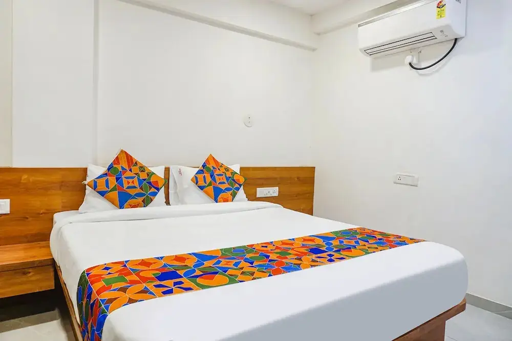 Fabhotel Royal Palace Inn — фото 1