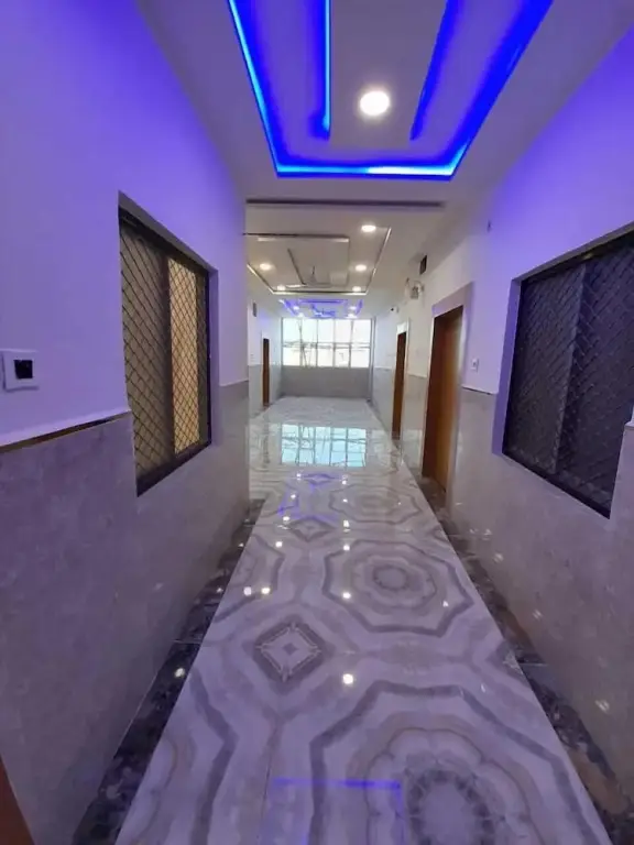 Айодхья: The Nirmala palace