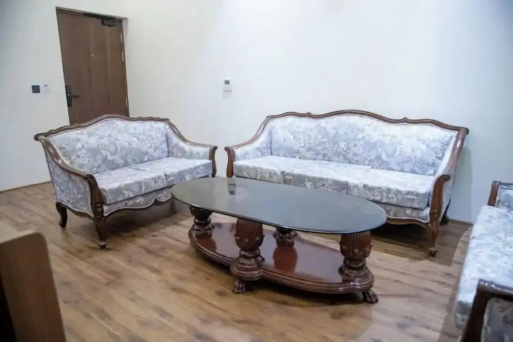 Нью-Дели: The Retreat Resort