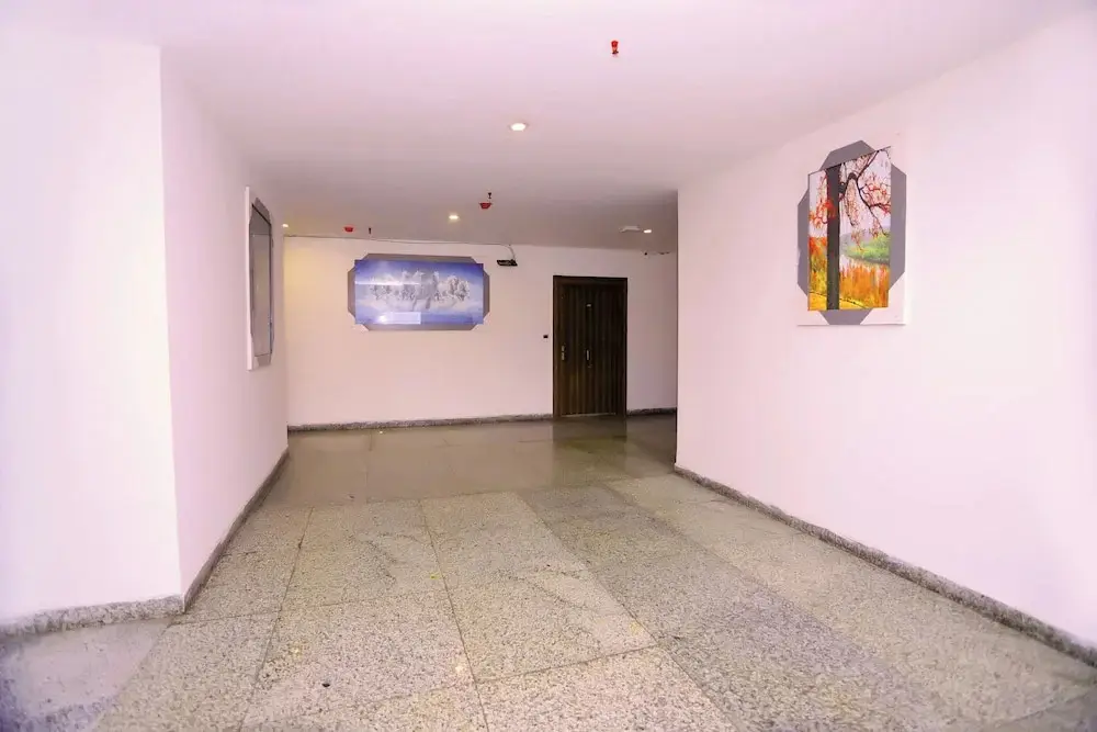 Нойда: Hotel Core One Bliss