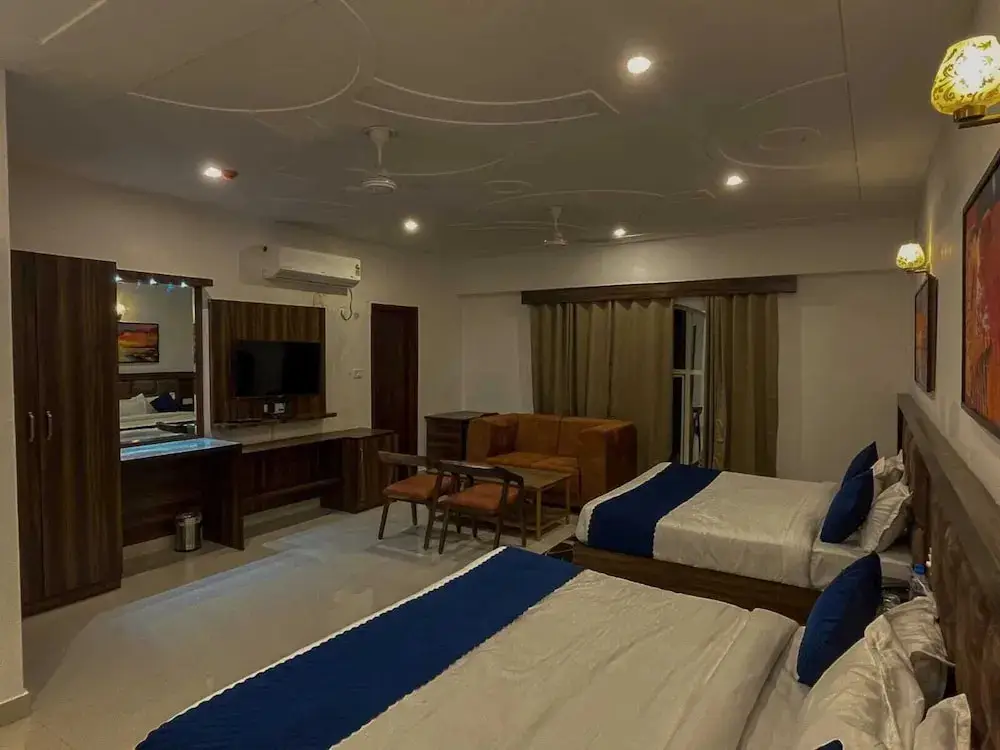 Кангра: Hotel Reem