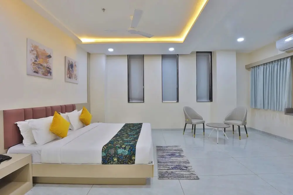 Ананд: Hotel The Grand Radhey