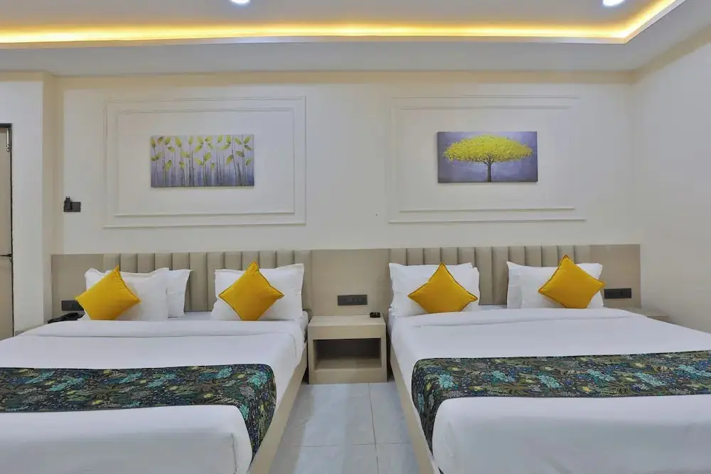 Ананд: Hotel The Grand Radhey