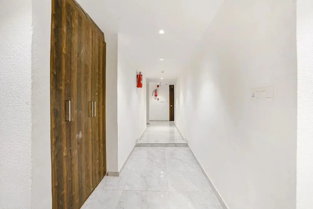 Сурат: Fabhotel Rose Palace