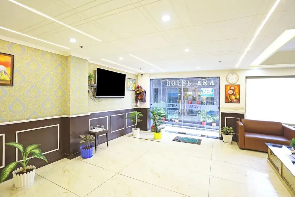 Hotel Decent Suites - Delhi Airport — фото 1