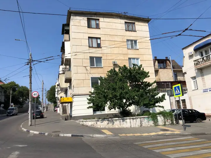 Севастополь: Апартаменты Трехкомнатные на Адмирала Октябрьского
