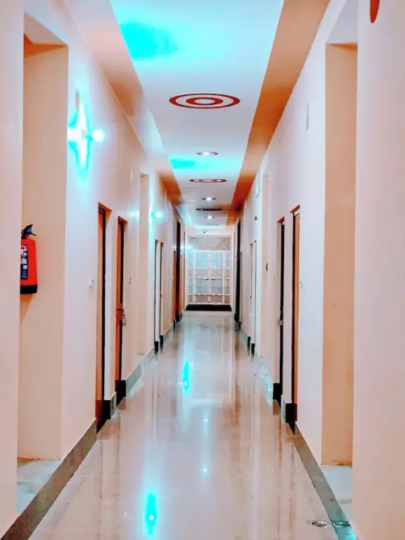 Айодхья: Hotel Shree Venkatesh Nilayam