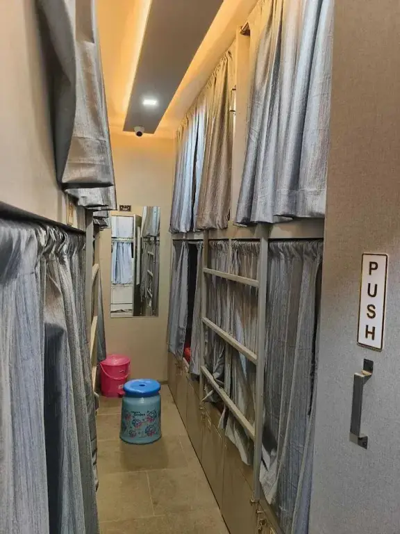 Мумбаи: Rest Inn Hostel Dormitory