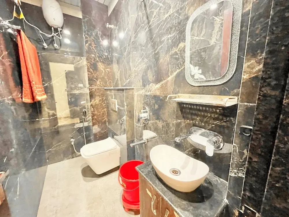 Варанаси: Hotel Sunayana Guest House - Varanasi