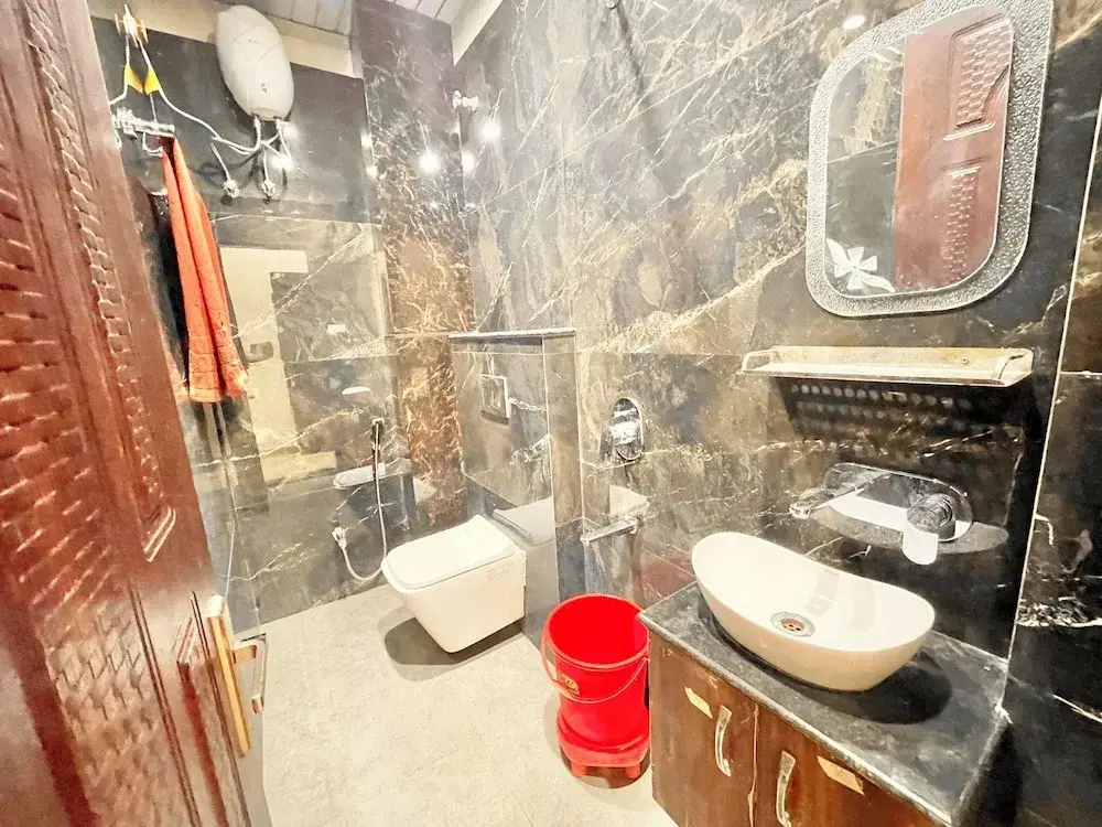 Варанаси: Hotel Sunayana Guest House - Varanasi