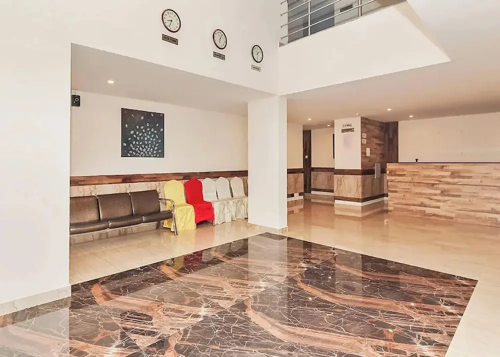 Хидерабад: Sri Surabhi Luxurious Rooms