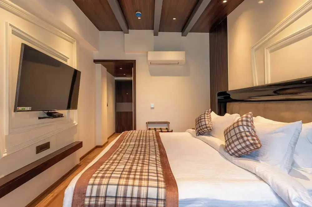 Наинитал: Bedzzz Xclusiv Ikshana By Leisure Hotels