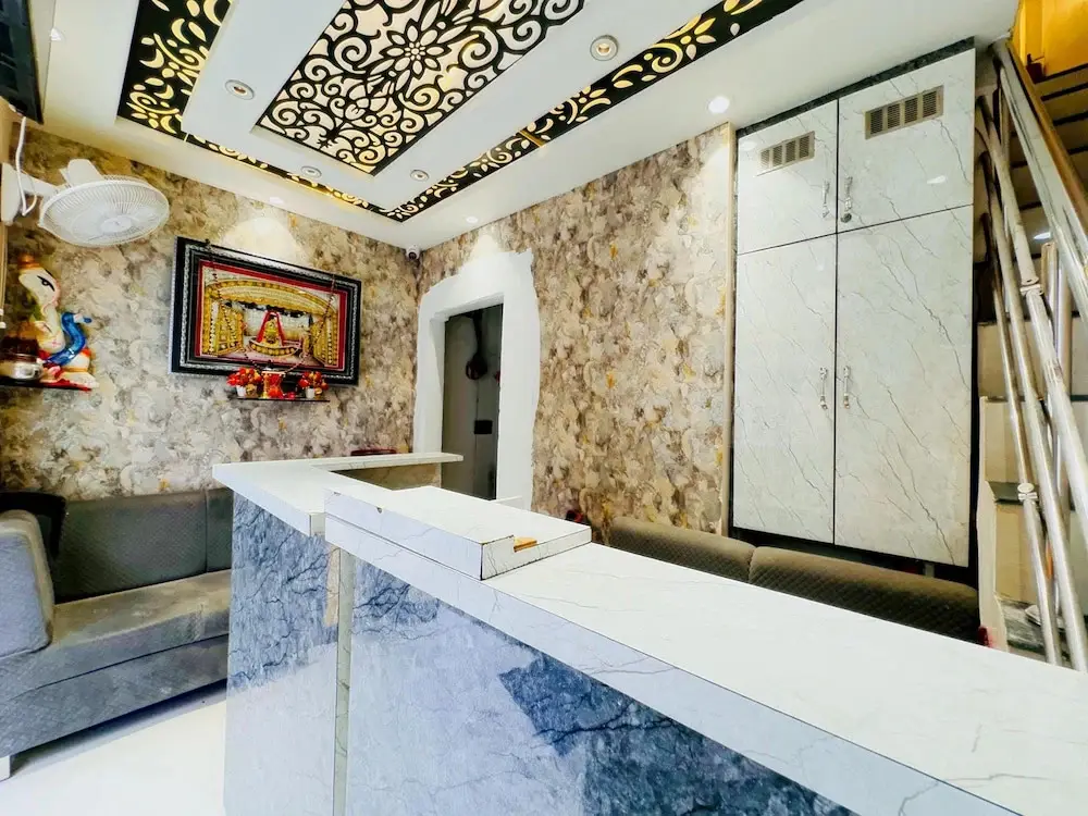 Hotel Hariom Palace — фото 1