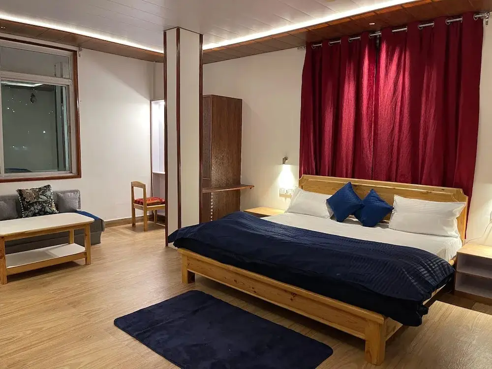 Питорагарх: Plaza Hotel
