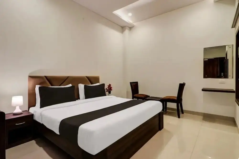 Джайпур: Hotel Paramount Jaipur