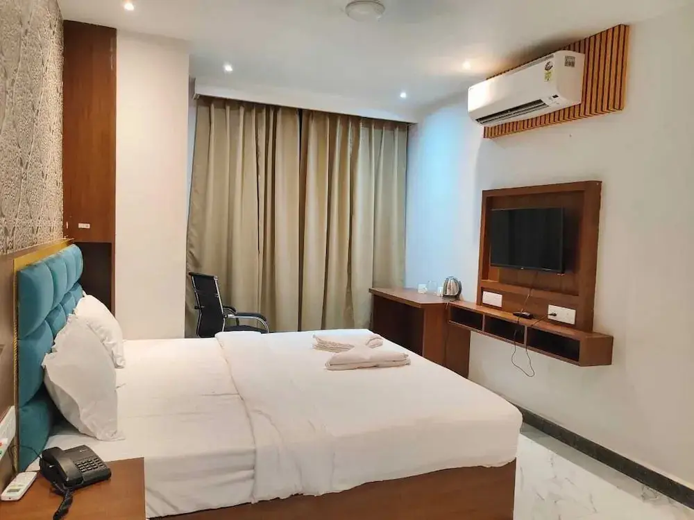 Деогхар: Hotel Tripka Square
