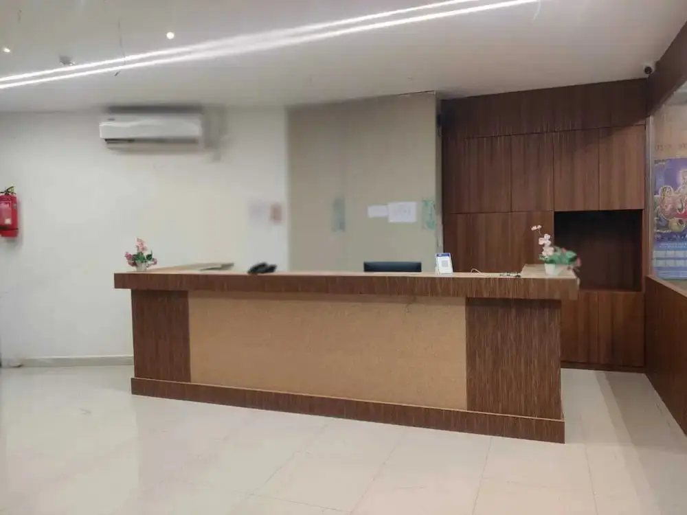 Деогхар: Hotel Tripka Square