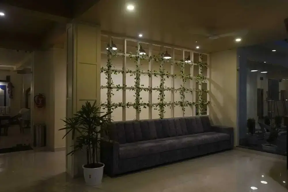 Кохора: Hotel Garnet