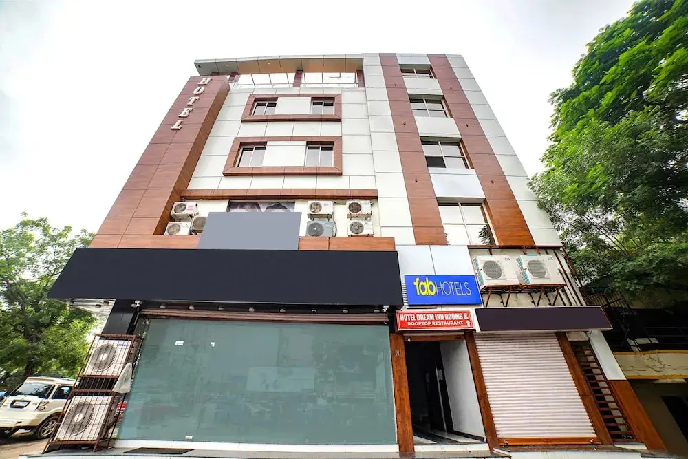 Fabhotel Dream Inn — фото 1