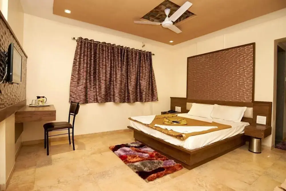 Ширди: Hotel Sai Suraj Park