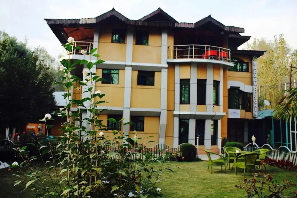 Barzam Lake View Resort — фото 1