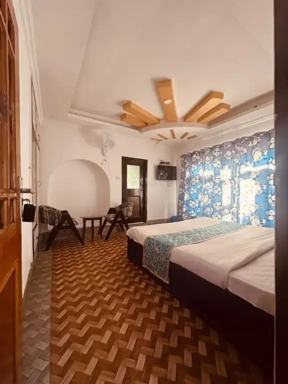 Шринагар: Barzam Lake View Resort