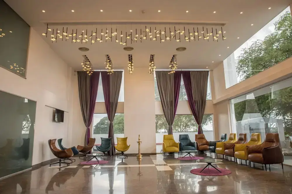Палани: The Lotus Hotel Visakka