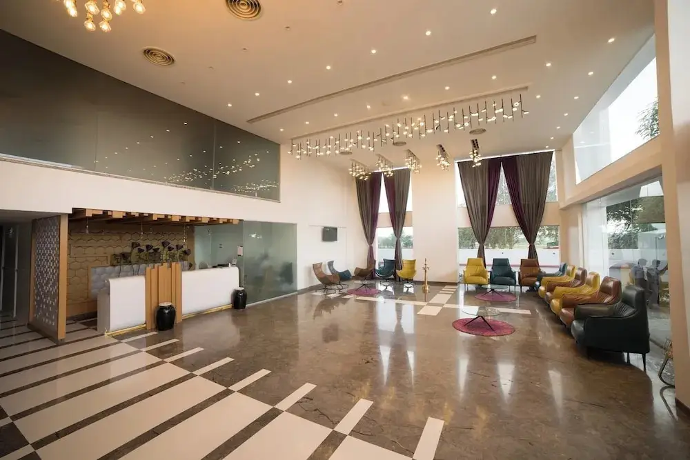 Палани: The Lotus Hotel Visakka
