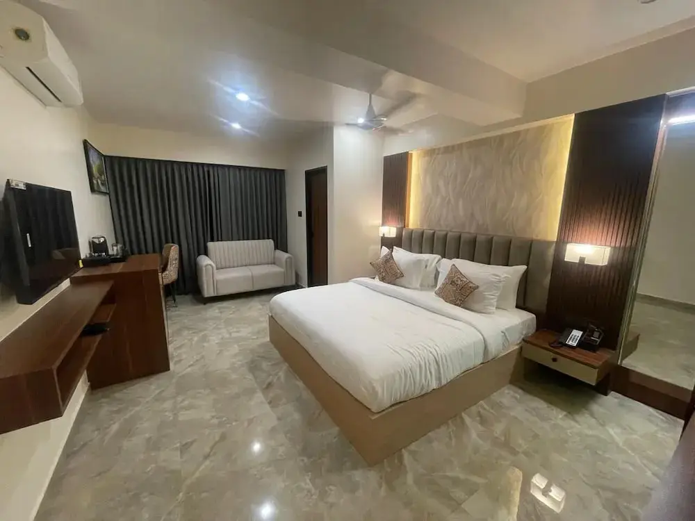 Хубли: Light House Suites Hubballi